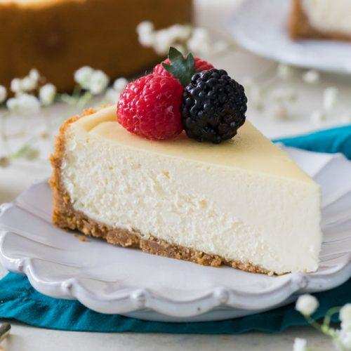 Cake Lovers! Follow this easiest recipe of Cheesecake