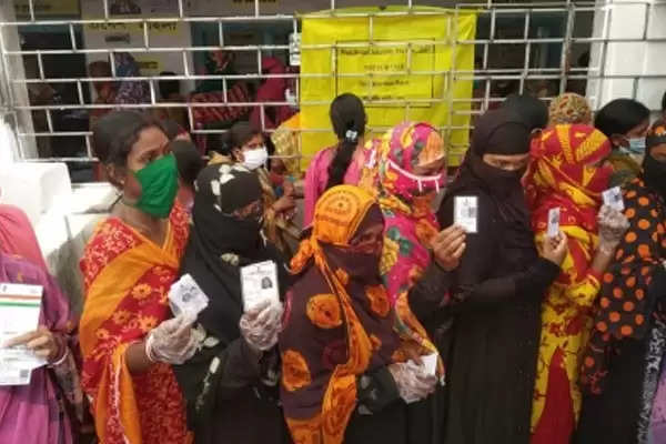 Bengal election के चौथे चरण में पुरुषों से अधिक महिला मतदाता