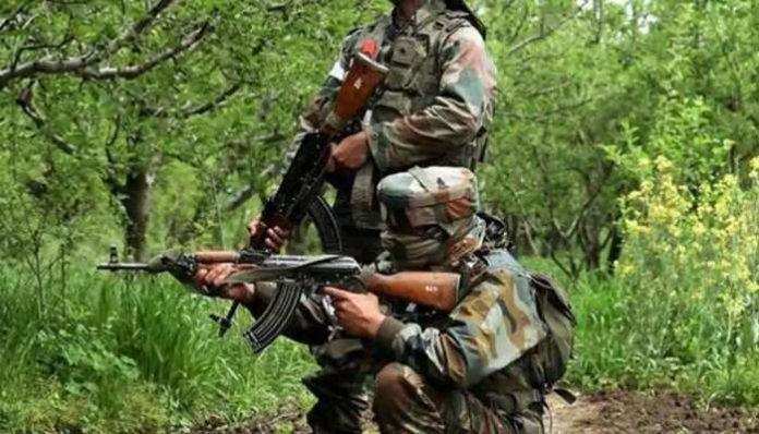 Jammu and Kashmir के राजौरी में हथियारों के साथ 3 आतंकवादी गिरफ्तार