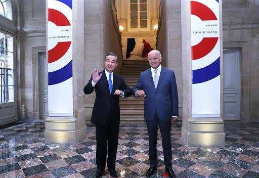 चीन और फ्रांस के विदेश मंत्रियों की पेरिस में वार्ता