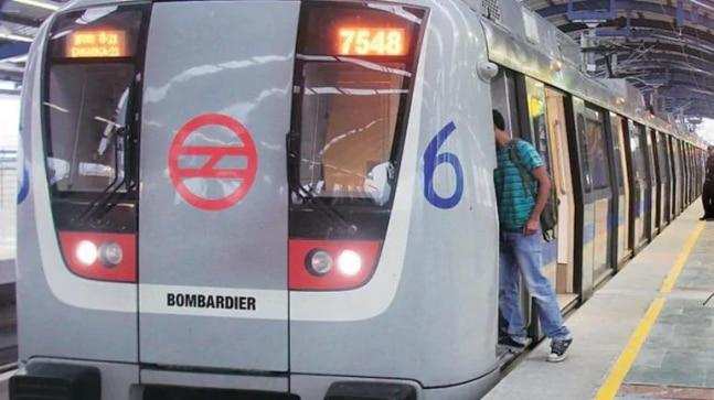 Delhi Metro की ब्लू, पिंक लाइन फिर से शुरू होने पर यात्रियों में उत्साह
