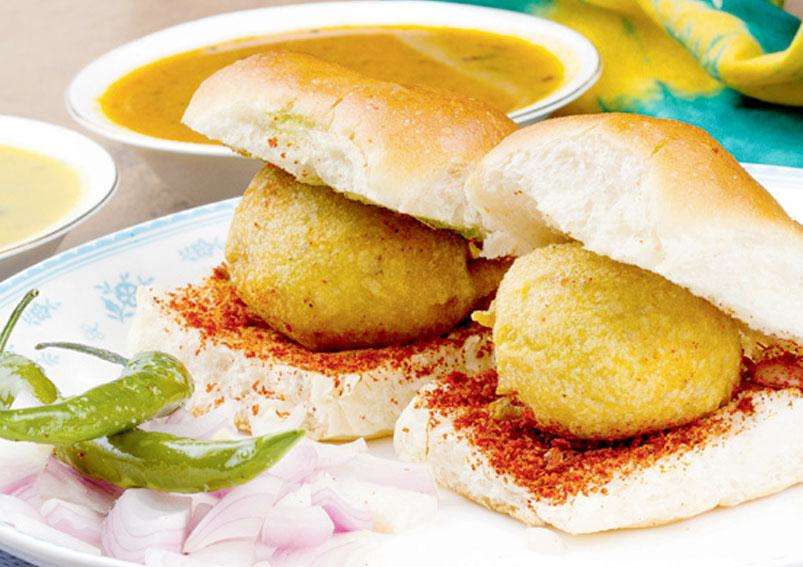 5 Famous Vegetarian Street Food In India