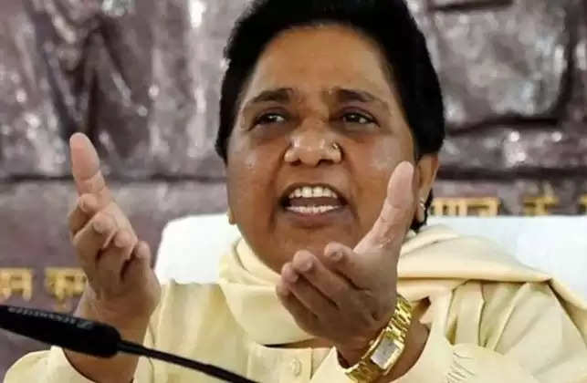 mayawati बोलीं, ‘चुनावी रैली में कोरोना नियमों का हो रहा उल्लंघन’