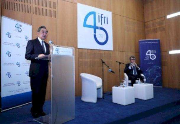 चीनी विदेश मंत्री वांग यी ने फ्ऱांस में भाषण दिया