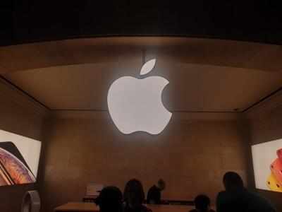 Apple ने टेस्टिंग के लिए फोल्डिंग आईफोन को भेजा फॉक्सकॉन : रिपोर्ट