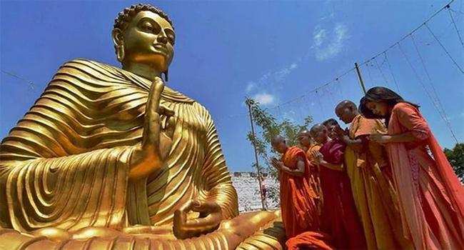 236 लोगों के Buddhism अपनाने के बाद पुलिस ने दर्ज की एफआईआर