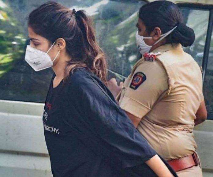Sushant Case : मादक पदार्थो की तस्करी पर रिया का पुराना ट्वीट हुआ वायरल