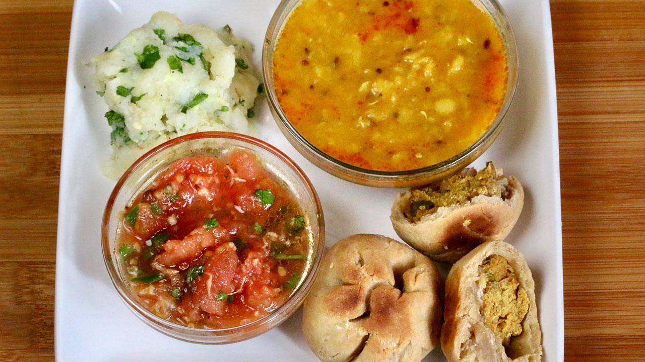 5 Famous Vegetarian Street Food In India