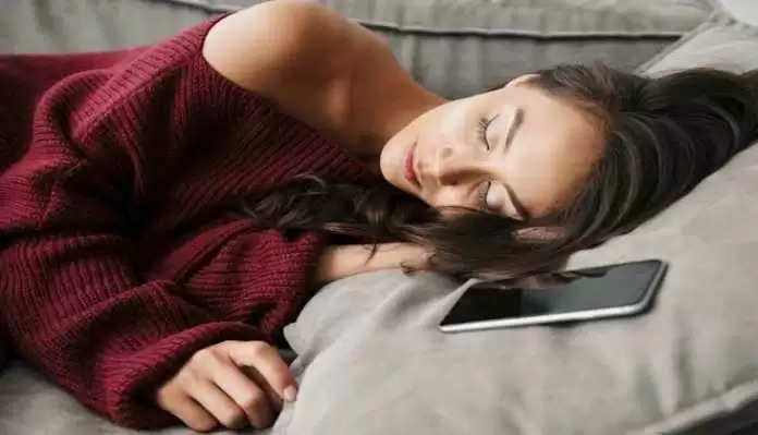 Beware: Bad news for sleeping people by keeping the phone at the head, danger of serious illness looming
