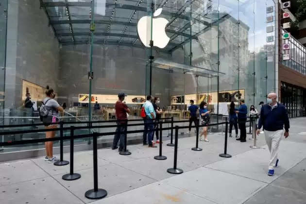 America में एप्पल के सभी 270 रिटेल स्टोर्स खोले गए