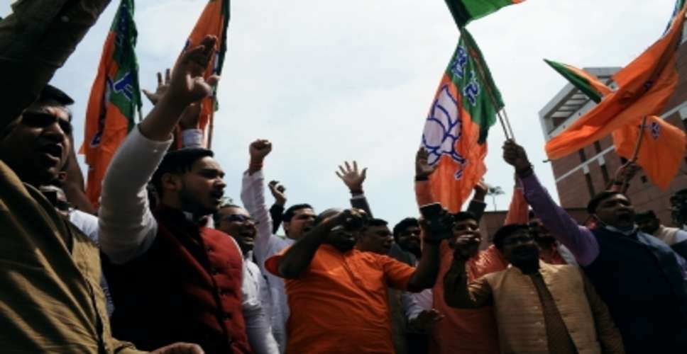 Delhi: BJP leading on 5 seats, INDIA bloc on two