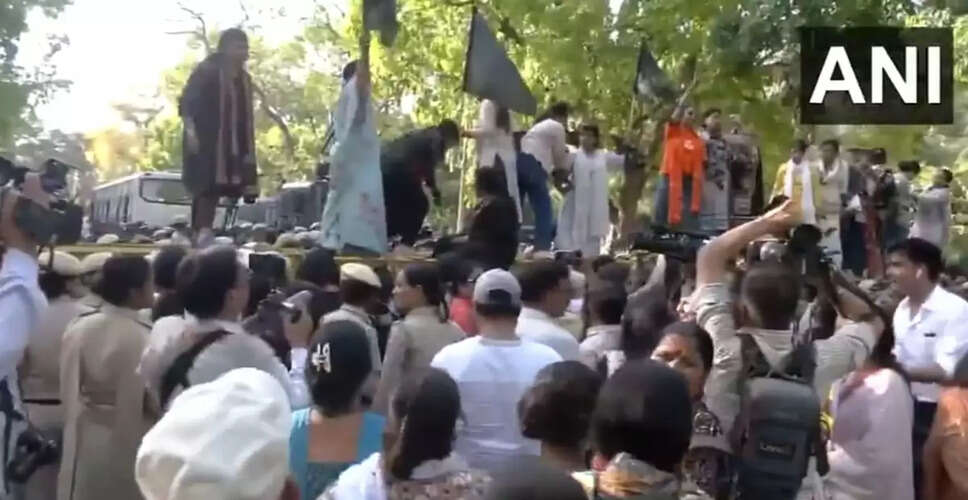 BJP Protests After Women's Reservation Bill Fails in Lok Sabha