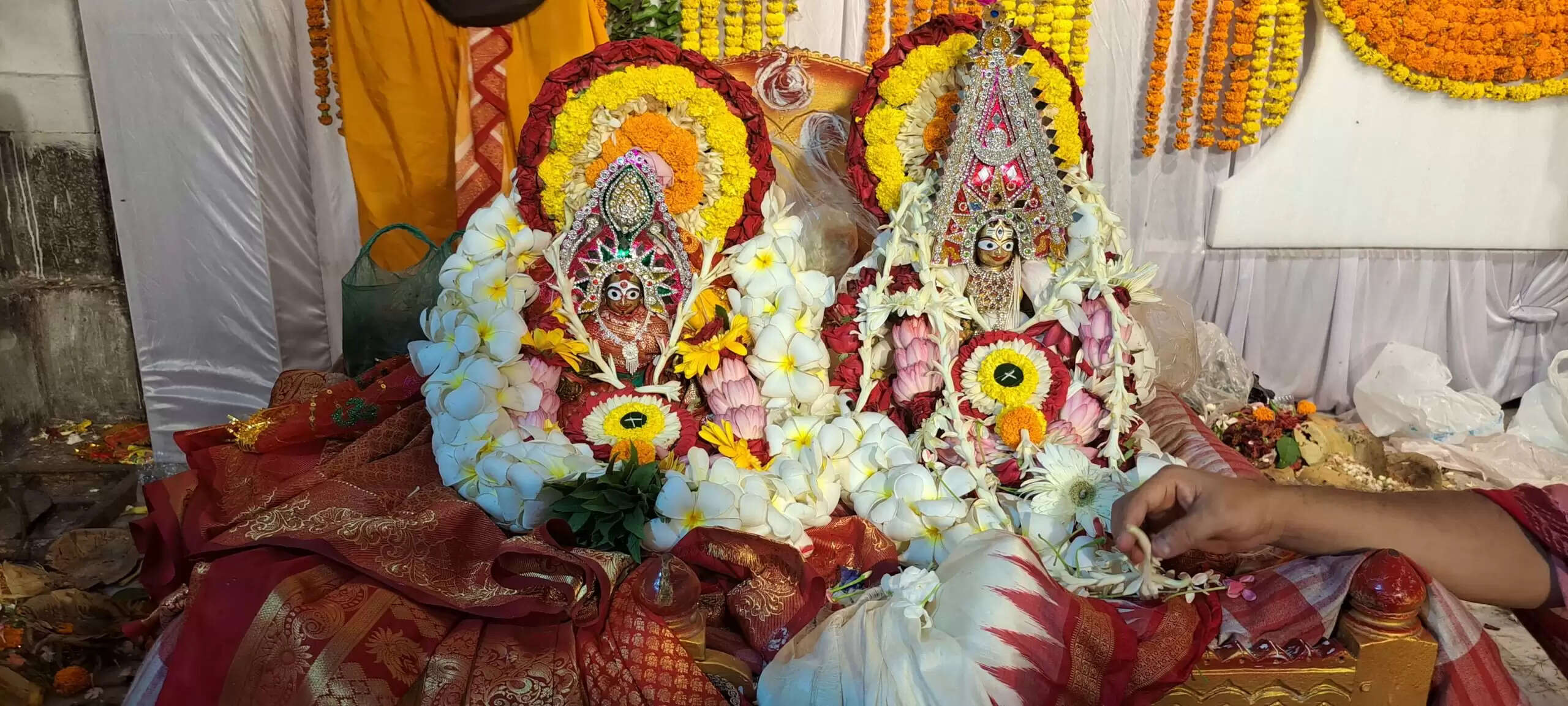 A Spectacular Celebration: Goddess Gauri's Arrival at Bhubaneswar's Lingaraj Temple