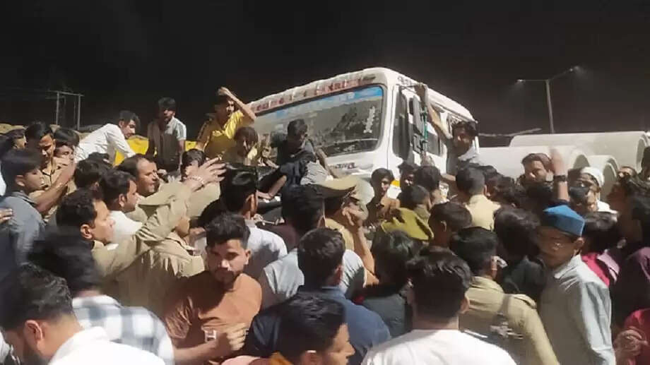 Tragic Moradabad Highway Collision Claims Lives of Two Young Women