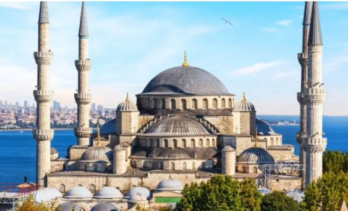 Discover Affordable Travel: Stunning Destinations That Won't Break the Bank