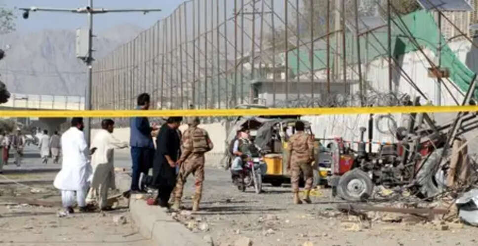 Tragic Attack in Pakistan: Suicide Bomber Targets Police Installation, Leaving 12 Dead