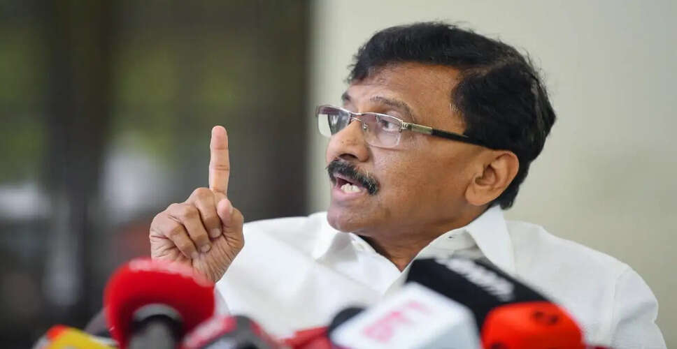 Sanjay Raut Criticizes Rebel MPs and Eknath Shinde Amid Shiv Sena Split