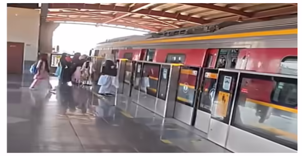 Pakistan's Affordable Metro Services: A Luxurious Experience at Low Fares