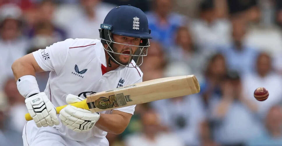 Ben Duckett's Stunning Switch-Hit Six Stuns Fans in Test Match