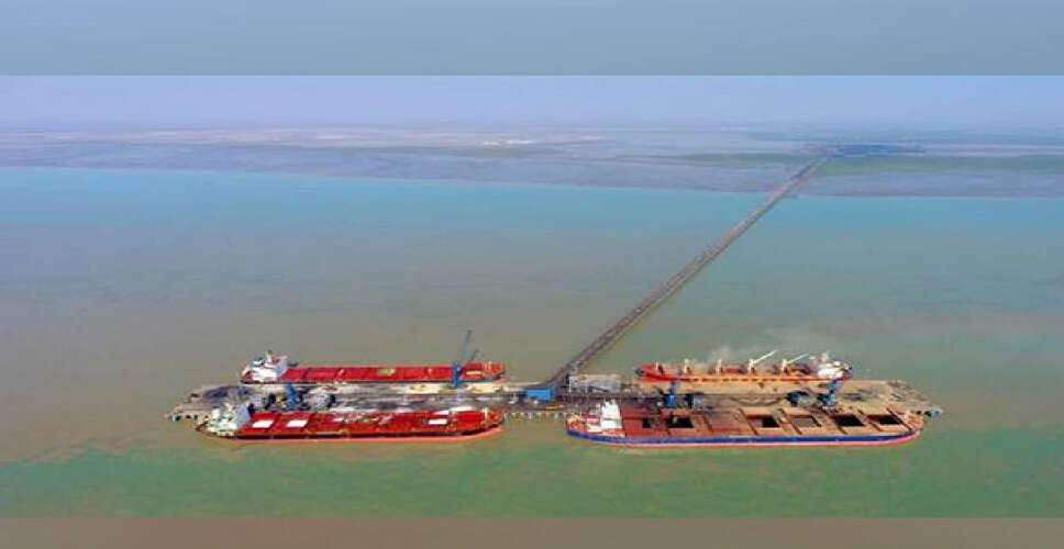 Economic Impact on Maharashtra Farmers Due to Dubai Port Disruptions Amid US-Iran Conflict