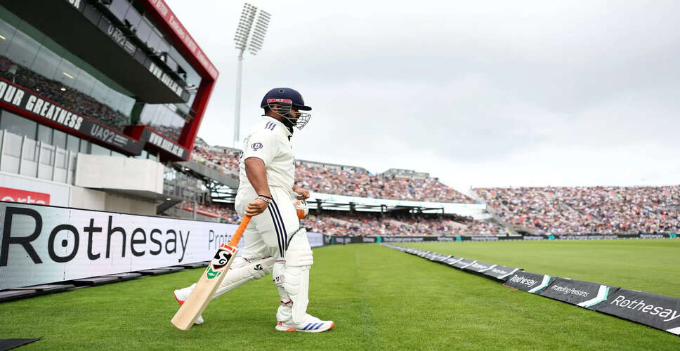 Rishabh Pant Receives Heroic Welcome at Old Trafford Despite Injury