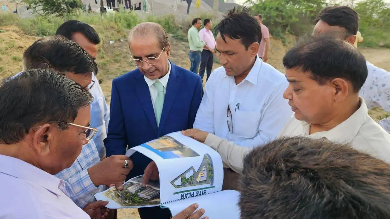 Nareendra Naval Honored for Contributions to Girls' Hostel Project in Jaipur