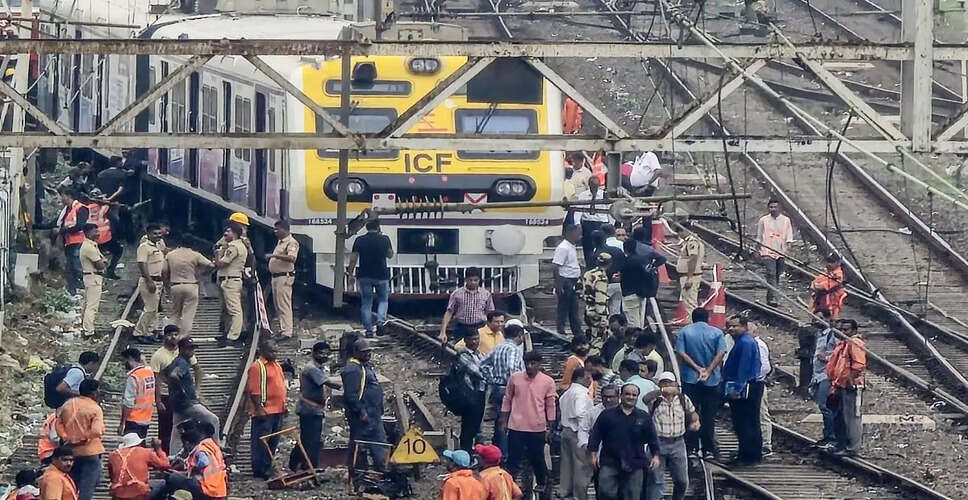 Mumbai Local Train Services Disrupted Due to Oversight