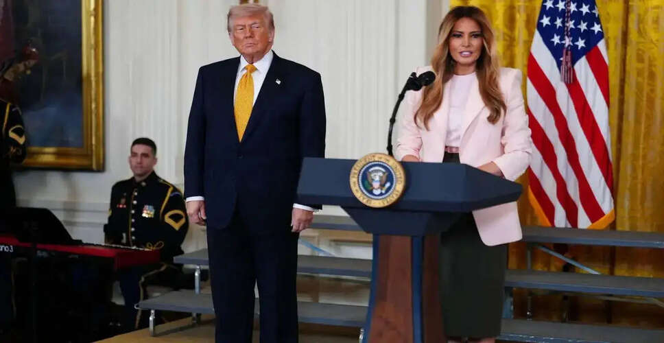Trump's Autocorrect Mishap: A Lighthearted Moment at the White House