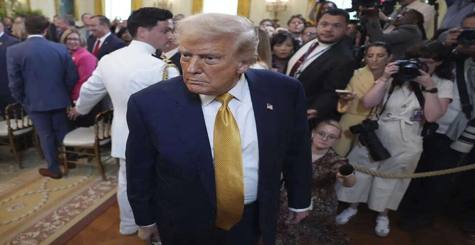 Senators Demand Investigation into Suspicious Oil Futures Trading Linked to Trump Announcements