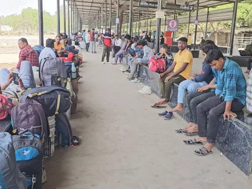 Gujarat Faces Severe LPG Shortage Impacting Residents and Migrant Workers