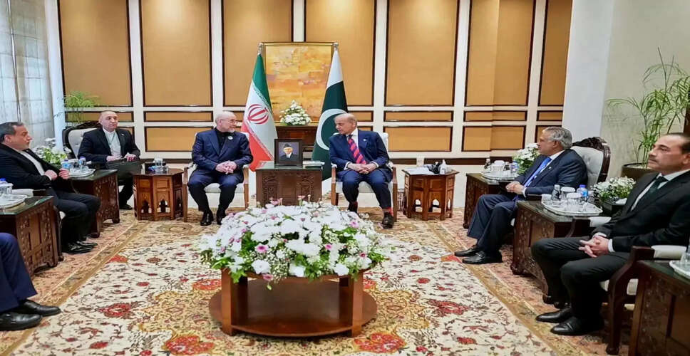 Pakistan and Iran Leaders Discuss Regional Tensions Amid Diplomatic Uncertainty