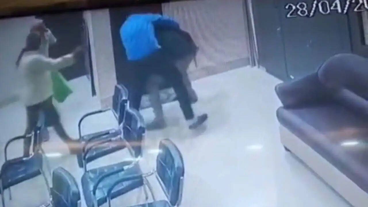 Shooting Incident in Bhagalpur: Executive Officer Killed, Chairman Injured