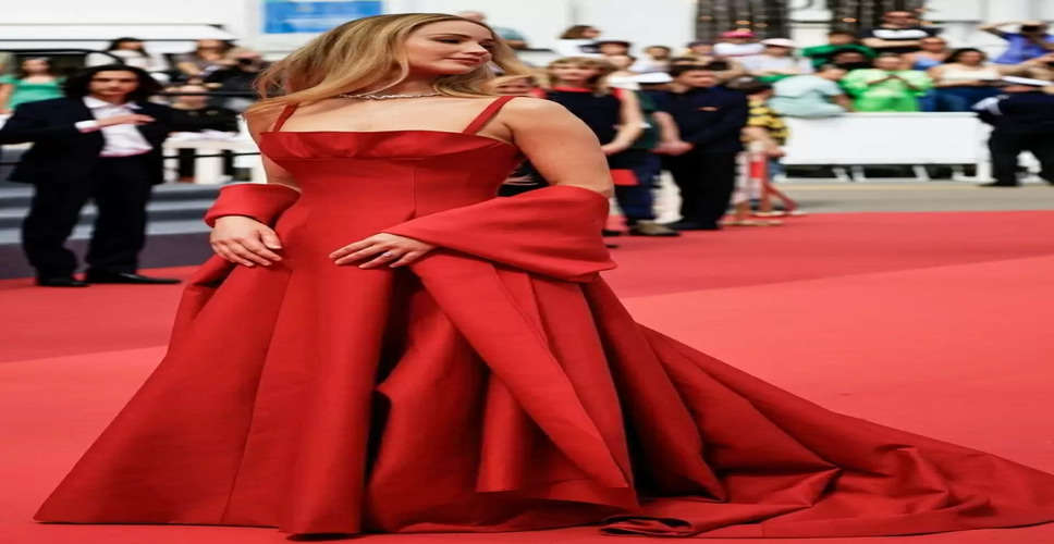 Jennifer Lawrence wears flip flops on Cannes red carpet, defies unofficial dress code