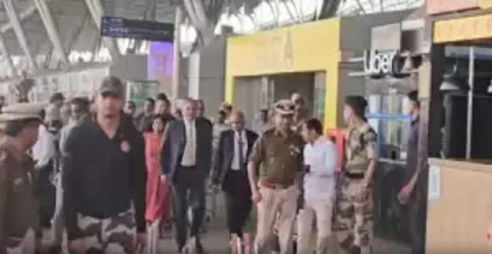 Congress Leader Criticizes CEC Gyanesh Kumar Over Voter Exclusion in Odisha