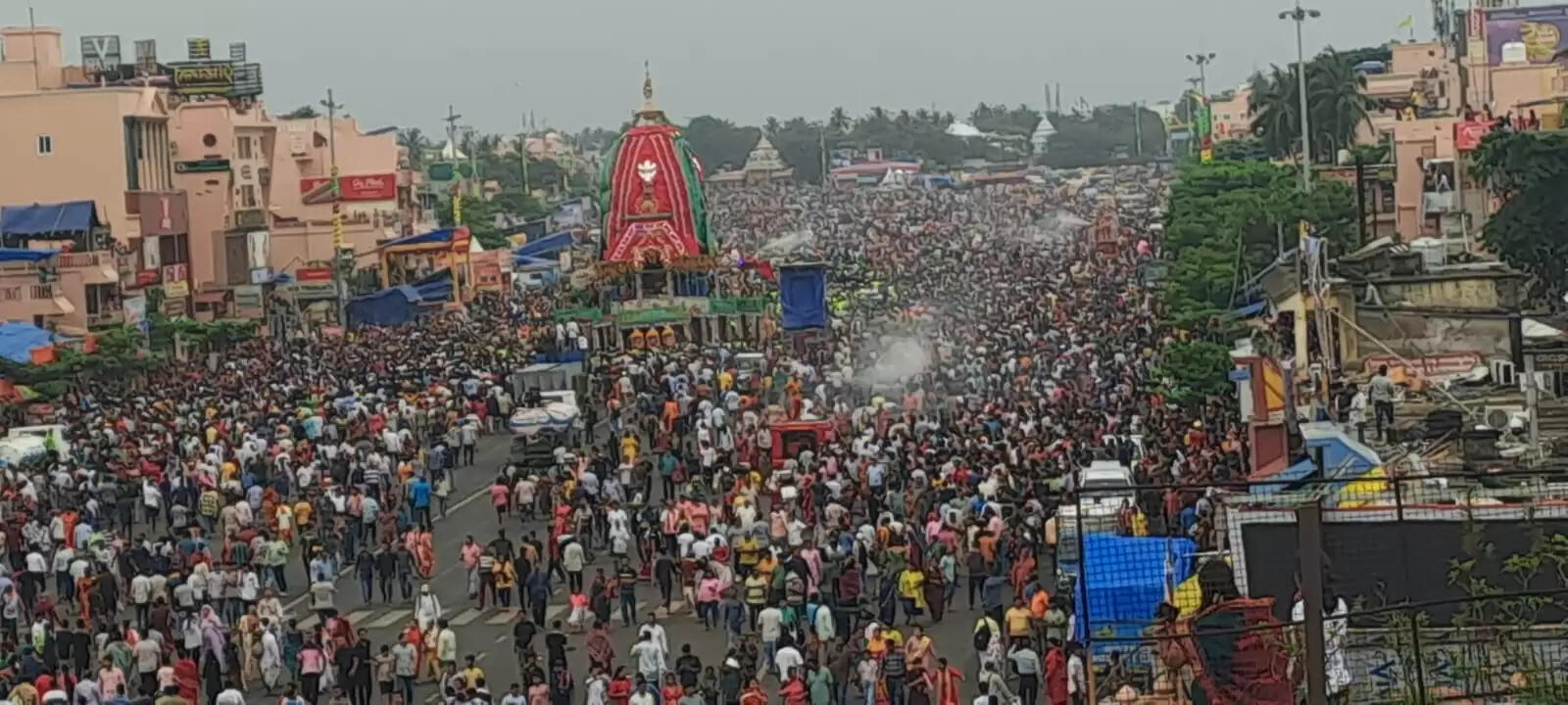 Experience the Vibrant Chariot Festival and Cultural Performances in Puri and Bhubaneswar!