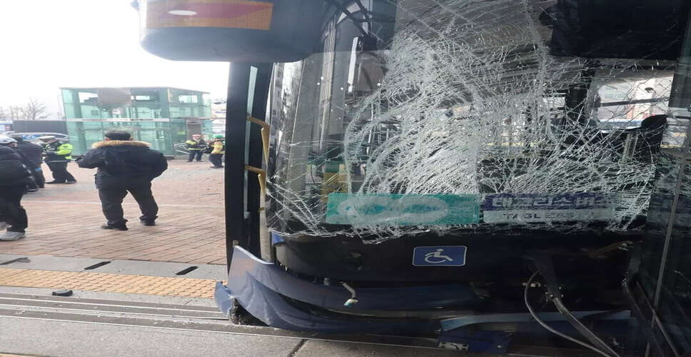 Seoul Bus Accident Leaves Several Injured