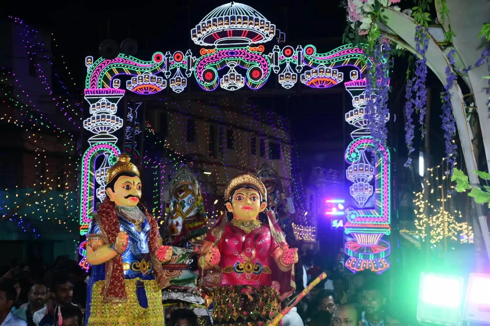 A Spectacular Celebration: Goddess Gauri's Arrival at Bhubaneswar's Lingaraj Temple