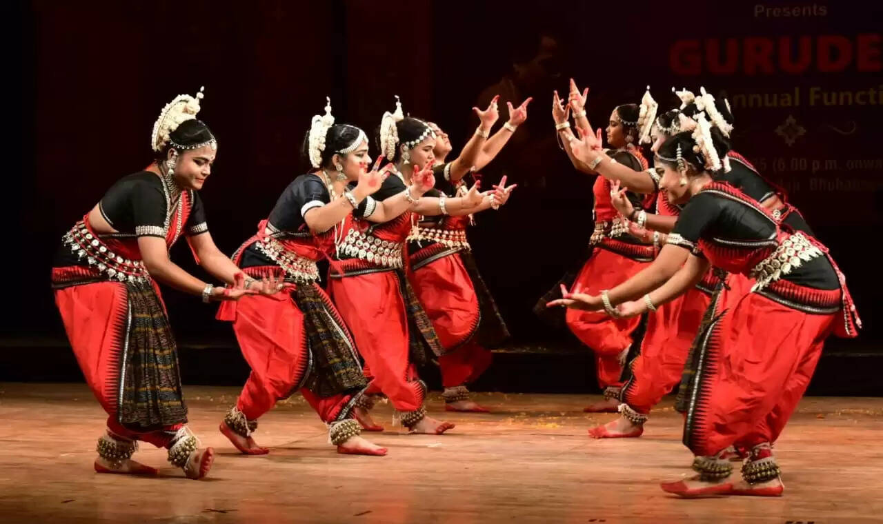 Bhubaneswar Sizzles Under Intense Heat: Highlights from Nrutyayan's 33rd Annual Function