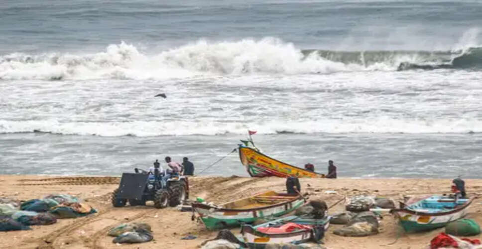 Sri Lankan Navy Detains Fishermen: Tensions Rise in Palk Bay