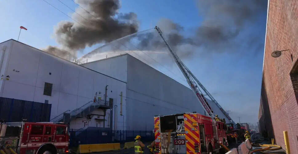 Renewed Fire Erupts at Los Angeles Cold Storage Facility, Air Quality Alerts Issued