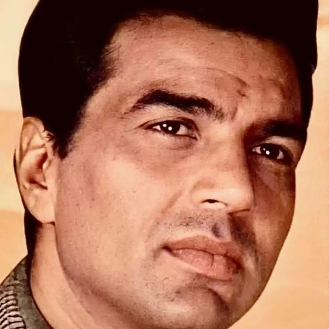 Remembering Dharmendra: Iconic Dialogues and His Legacy in Hindi Cinema