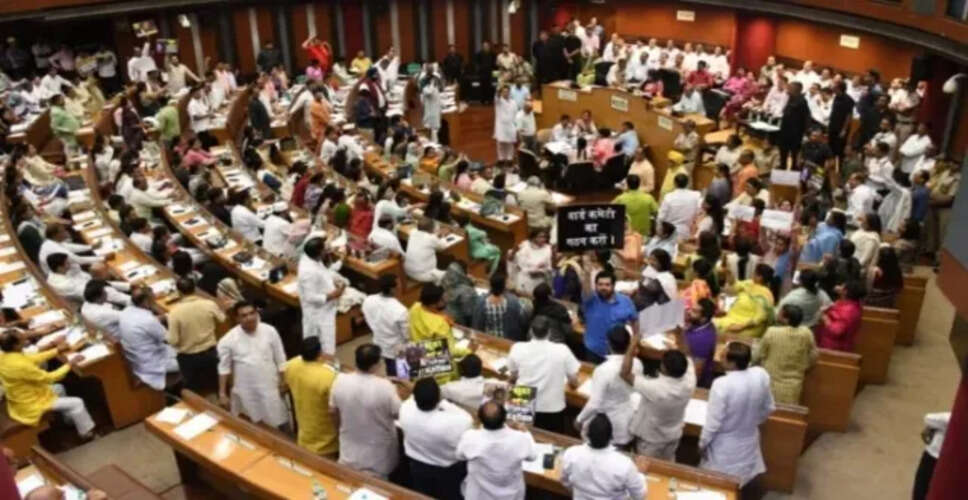 Political Turmoil Erupts in Delhi's Municipal Corporation Meeting