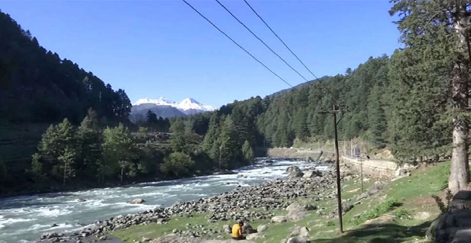 Jammu and Kashmir Police Files FIR Against Hotel for Immigration Violations