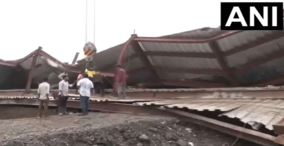 Rescue Operations Underway After Warehouse Collapse in Kolkata