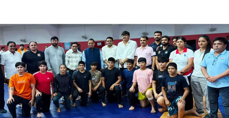 India Unveils U-17 Wrestling Team for World Championships in Azerbaijan