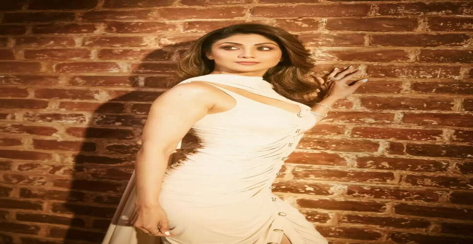 Shilpa Shetty Dazzles in Stunning Social Media Photos