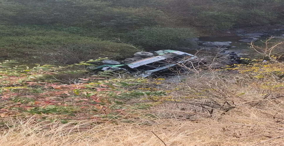 Tragic Bus Accident in Dehradun Claims Lives and Injures Many