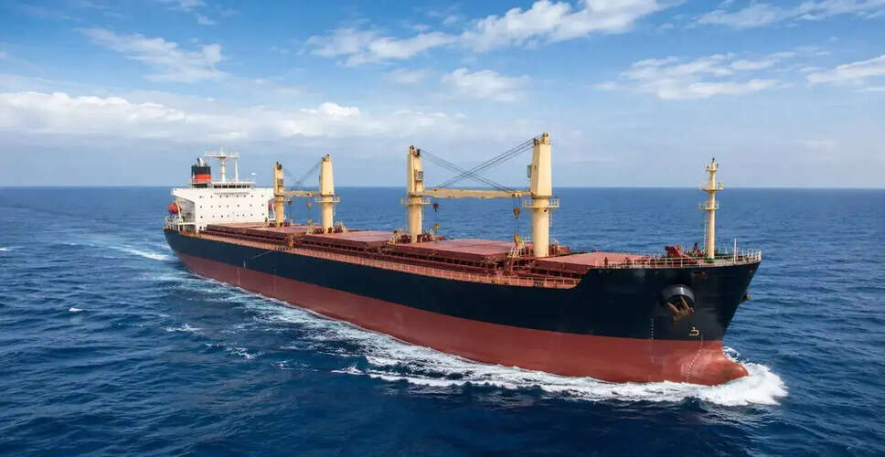 Pakistani Navy Aids Indian Ship Stranded in Arabian Sea