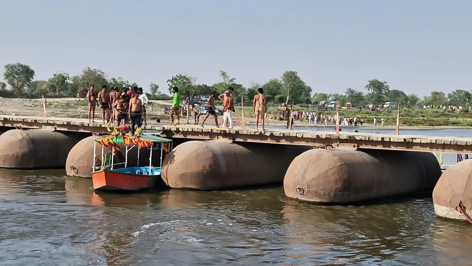 Tragic Boat Capsize in Mathura Claims Lives of Devotees