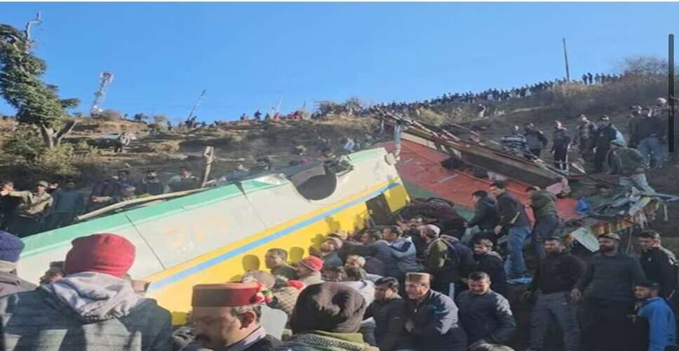 Tragic Bus Accident Claims Seven Lives in Himachal Pradesh